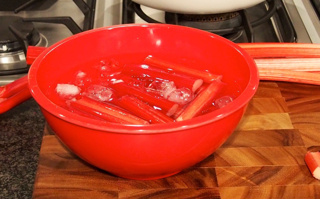 Cardamon scented rhubarb tart