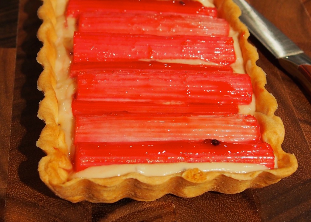 Cardamon scented rhubarb tart